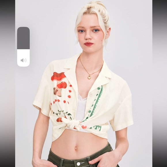 Collar Floral & Mushroom Short Sleeve Shirt (M) - Picture 1 of 7